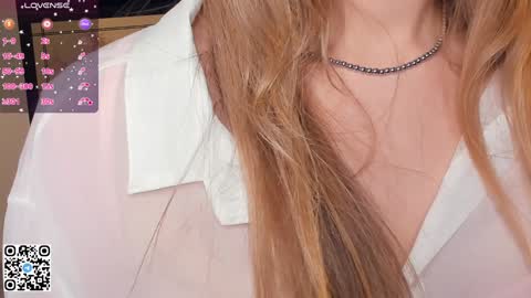 Snapshot of sheenaeast chatting on December 30, 10:10 am Violet online show from December 30, 10:10 am