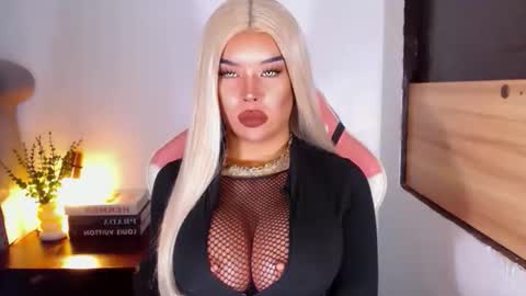 sheenafrost online show from March 7, 6:38 pm