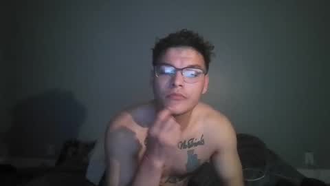 Snapshot of sheeshhh1994 chatting on May 17, 3:48 am Room4Pleasure online show from May 17, 3:48 am