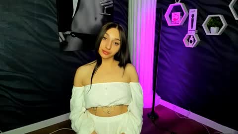 sheillawood online show from September 19, 12:23 am