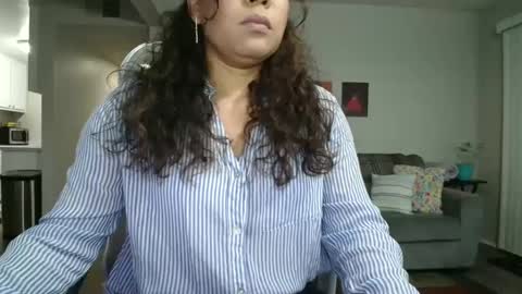 Snapshot of sheilyn_smith chatting on October 14, 2:23 am sheilyn_smith online show from October 14, 2:23 am