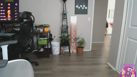 sheilyn_smith online show from March 31, 12:45 am