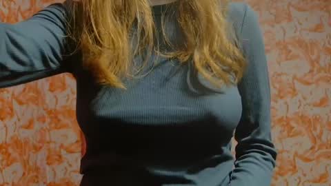 Erika online show from December 19, 8:55 pm