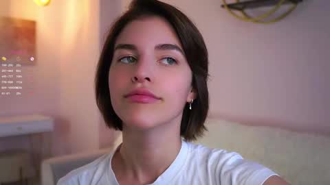 Snapshot of shelleyharn chatting on October 8, 1:25 am Alex online show from October 8, 1:25 am