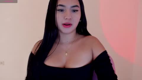 Snapshot of shelly_rohades chatting on November 21, 1:15 am online show from November 21, 1:15 am