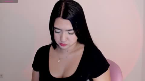 Snapshot of shelly_rohades chatting on December 15, 2:16 am online show from December 15, 2:16 am