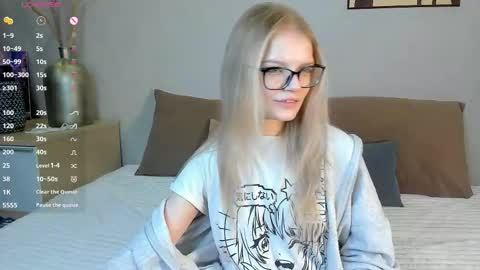 Snapshot of shellyboom chatting on December 14, 5:40 pm shellyboom online show from December 14, 5:40 pm