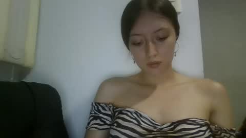 shelsyzevee_ online show from December 18, 2:06 am