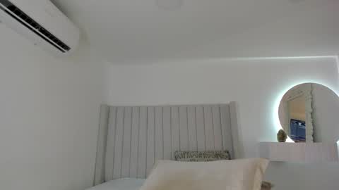 shelynna_azzul online show from January 16, 7:41 pm