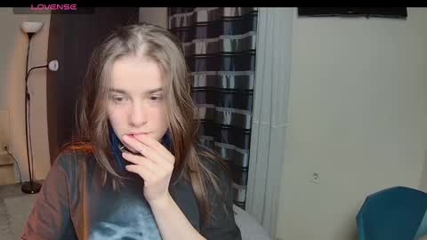 ShelyMoon online show from March 5, 3:18 am