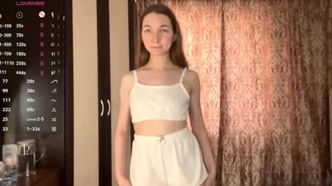 Snapshot of shenacorrell chatting on March 19, 6:50 am Shena online show from March 19, 6:50 am