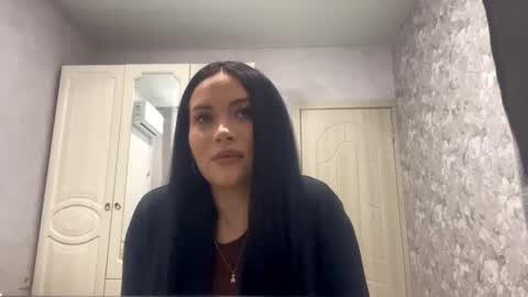 Snapshot of sherikavanleeuwen chatting on March 11, 4:24 pm Mia meow meow online show from March 11, 4:24 pm