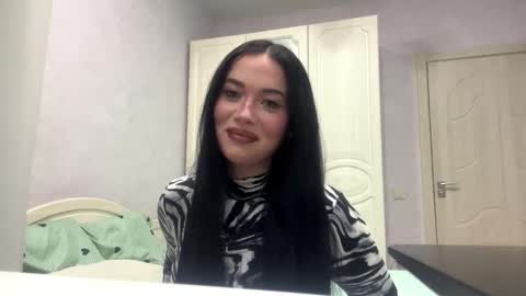 Snapshot of sherikavanleeuwen chatting on March 13, 4:46 pm Mia meow meow online show from March 13, 4:46 pm