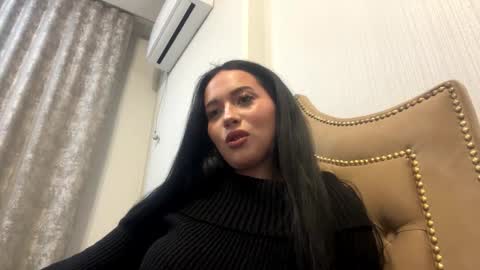 Snapshot of sherikavanleeuwen chatting on March 18, 5:38 pm Mia meow meow online show from March 18, 5:38 pm