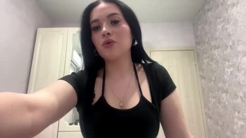 Snapshot of sherikavanleeuwen chatting on March 26, 6:02 pm Mia meow meow online show from March 26, 6:02 pm