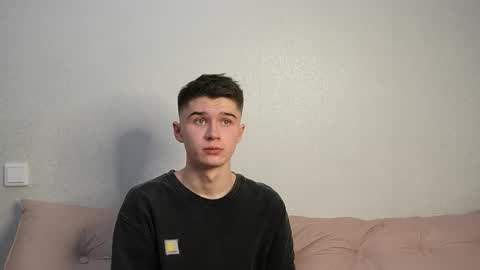 Max online show from November 5, 3:12 pm