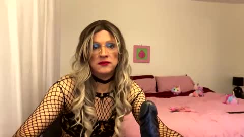 sherrisqs00 online show from March 19, 1:09 am