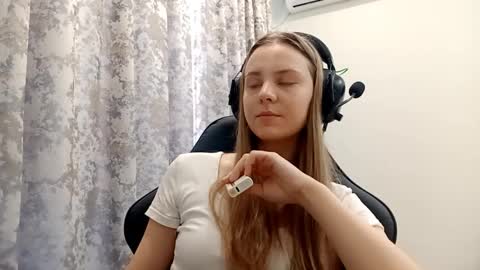 Lisa online show from December 19, 6:20 am