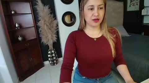 Snapshot of sheryl_jones chatting on May 8, 12:54 pm sheryl_jones online show from May 8, 12:54 pm