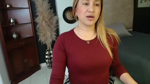 Snapshot of sheryl_jones chatting on May 12, 1:19 pm sheryl_jones online show from May 12, 1:19 pm