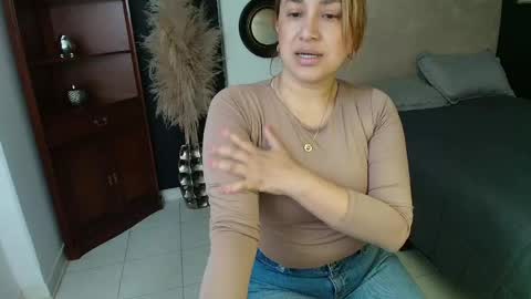 Snapshot of sheryl_jones chatting on May 15, 1:07 pm sheryl_jones online show from May 15, 1:07 pm