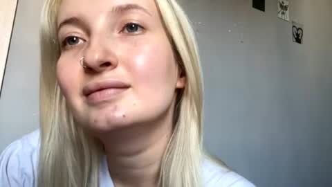 Snapshot of sherylbloooos chatting on July 24, 8:12 am sherylbloooos online show from July 24, 8:12 am