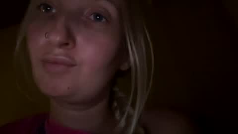 Snapshot of sherylbloooos chatting on August 4, 2:04 am sherylbloooos online show from August 4, 2:04 am