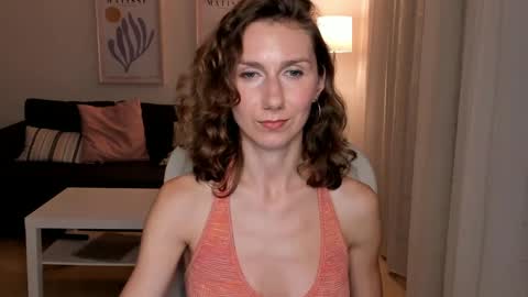 shesleepsnaked online show from December 17, 9:05 pm