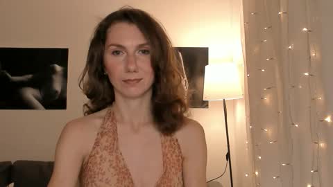 Snapshot of shesleepsnaked chatting on March 1, 5:59 pm shesleepsnaked online show from March 1, 5:59 pm