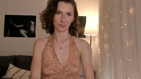 Snapshot of shesleepsnaked chatting on March 24, 5:18 pm shesleepsnaked online show from March 24, 5:18 pm