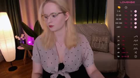 Hello guys my name is Aemilia online show from March 11, 8:52 am