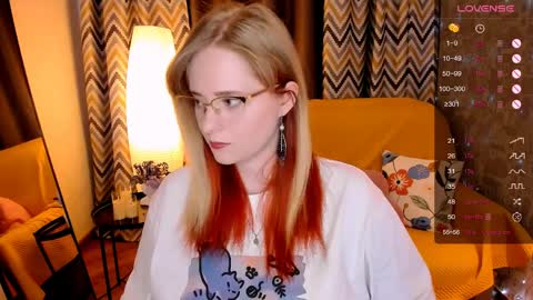 Snapshot of sheslinki chatting on April 1, 8:04 am Hello guys my name is Aemilia online show from April 1, 8:04 am