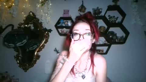 Snapshot of shespeachy chatting on June 15, 4:25 am peachy online show from June 15, 4:25 am