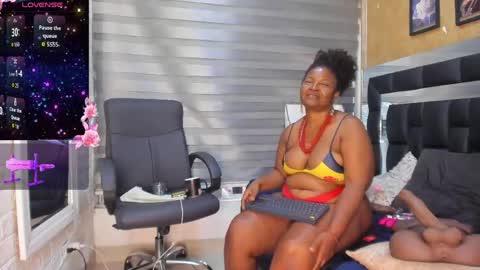 Snapshot of sheyla__ebony chatting on May 29, 11:08 am sheyla__ebony online show from May 29, 11:08 am