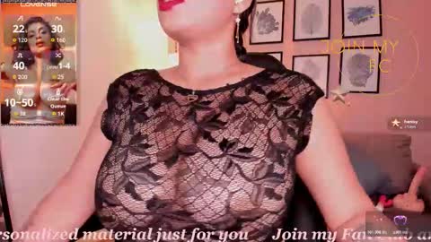 Snapshot of sheyla_hills_ chatting on March 11, 4:18 am Sheyla online show from March 11, 4:18 am
