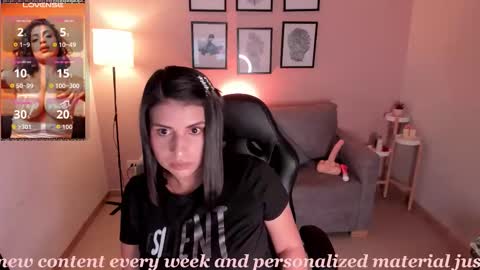 Snapshot of sheyla_hills_ chatting on March 22, 4:05 am Sheyla online show from March 22, 4:05 am
