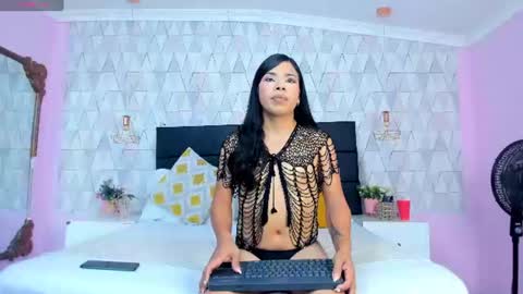 Snapshot of sheylathopmson chatting on June 16, 3:25 pm sheylathopmson online show from June 16, 3:25 pm