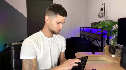 Shia online show from April 30, 3:07 pm