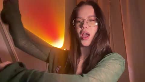 Elsa online show from February 18, 5:09 pm