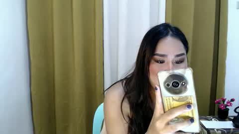 Snapshot of shiningkimmyrotme chatting on December 14, 7:58 am Hot Jessie online show from December 14, 7:58 am