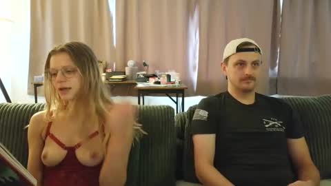 Snapshot of shinyandused chatting on September 24, 5:16 pm shinyandused online show from September 24, 5:16 pm