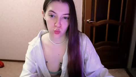 shiraha___rafieru online show from April 14, 11:00 pm