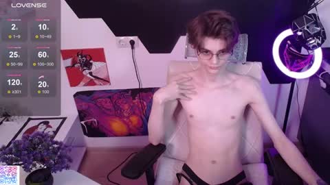 Snapshot of shiromy_ chatting on July 28, 8:52 pm shiromy_ online show from July 28, 8:52 pm