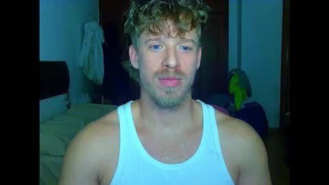 Snapshot of shirtless_dj chatting on October 25, 12:07 am Cick Goreskin online show from October 25, 12:07 am