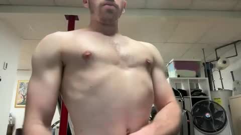 shirtlesshunk15 online show from June 9, 3:45 pm