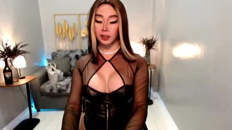 WET AND WILD YHANNA online show from March 8, 10:00 am