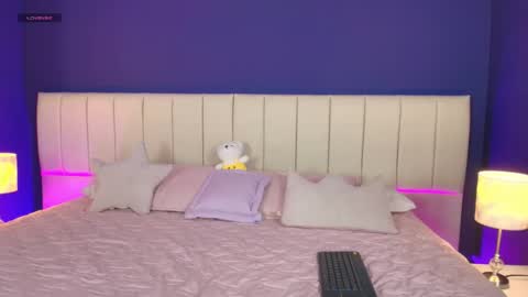 Snapshot of shizuko___ chatting on October 14, 8:31 pm Valentina online show from October 14, 8:31 pm