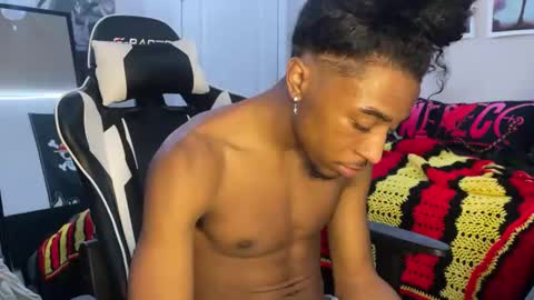 Snapshot of shoddybig chatting on January 12, 9:03 am shoddybig online show from January 12, 9:03 am