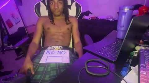 Snapshot of shoddybig chatting on March 8, 8:18 am shoddybig online show from March 8, 8:18 am