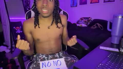 Snapshot of shoddybig chatting on March 10, 5:56 am shoddybig online show from March 10, 5:56 am